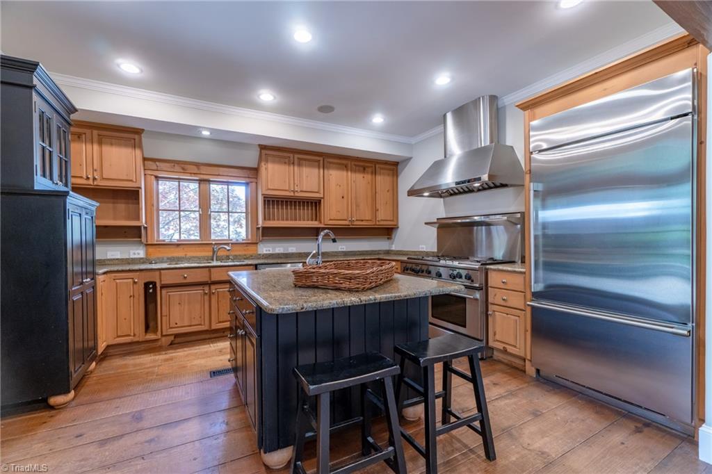 230 Belleforde Court