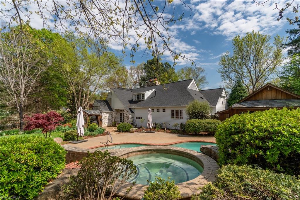 230 Belleforde Court