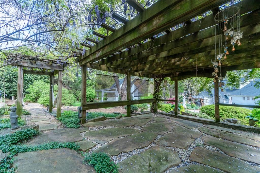 230 Belleforde Court