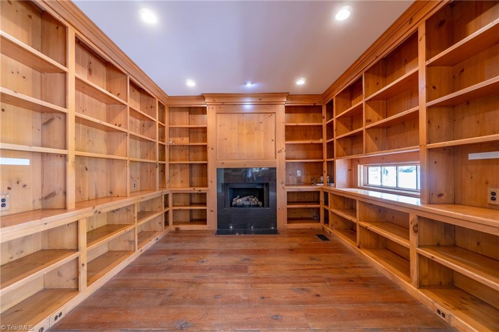 230 Belleforde Court