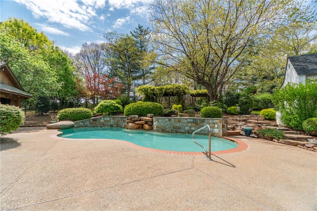 230 Belleforde Court