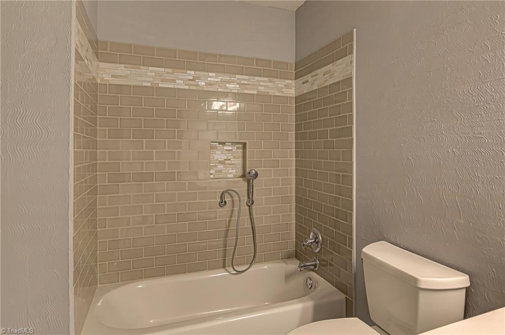 228 Brambleton Court, Winston-Salem