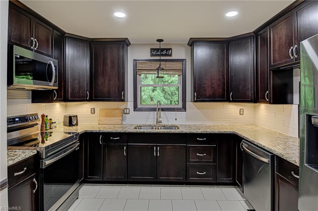 228 Brambleton Court, Winston-Salem