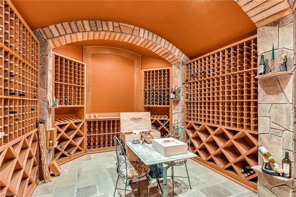 1280 River Bluff Trail