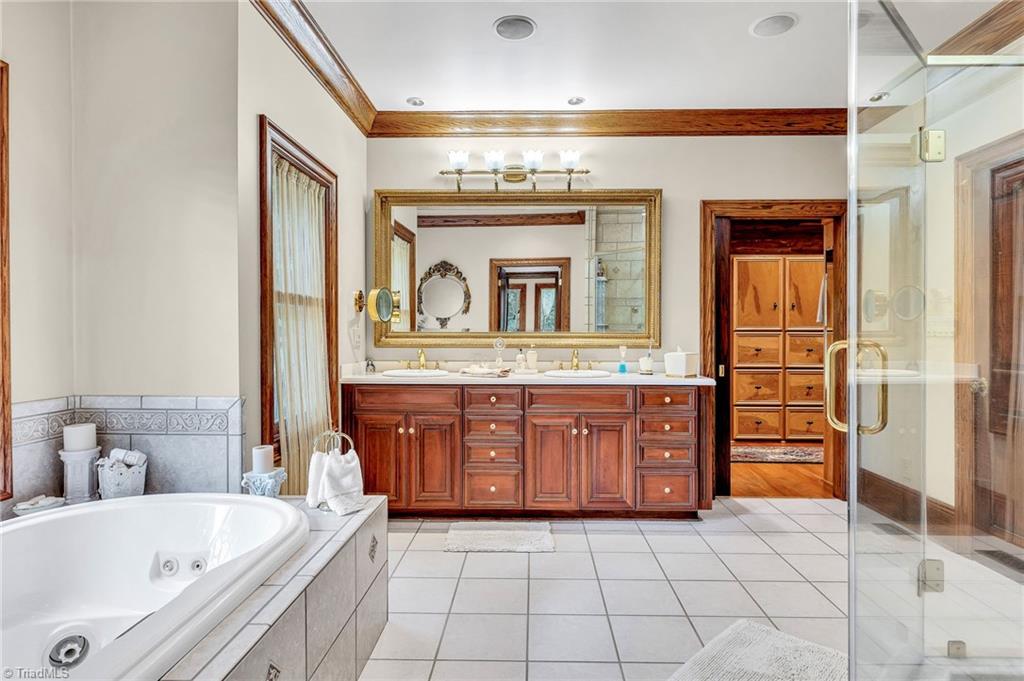 1280 River Bluff Trail