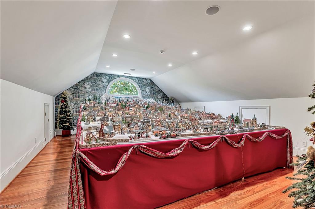 1280 River Bluff Trail