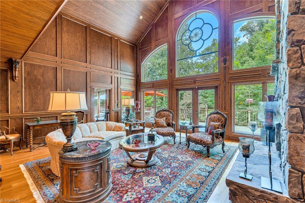 1280 River Bluff Trail