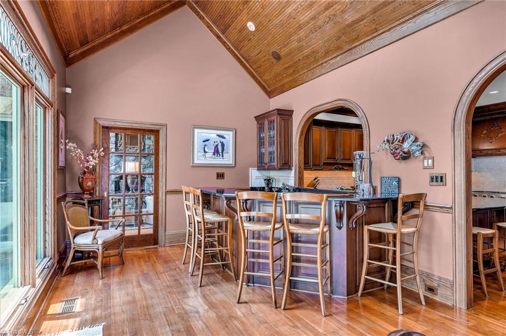1280 River Bluff Trail