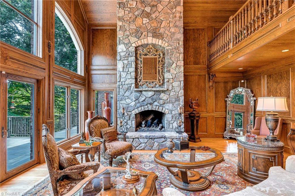 1280 River Bluff Trail