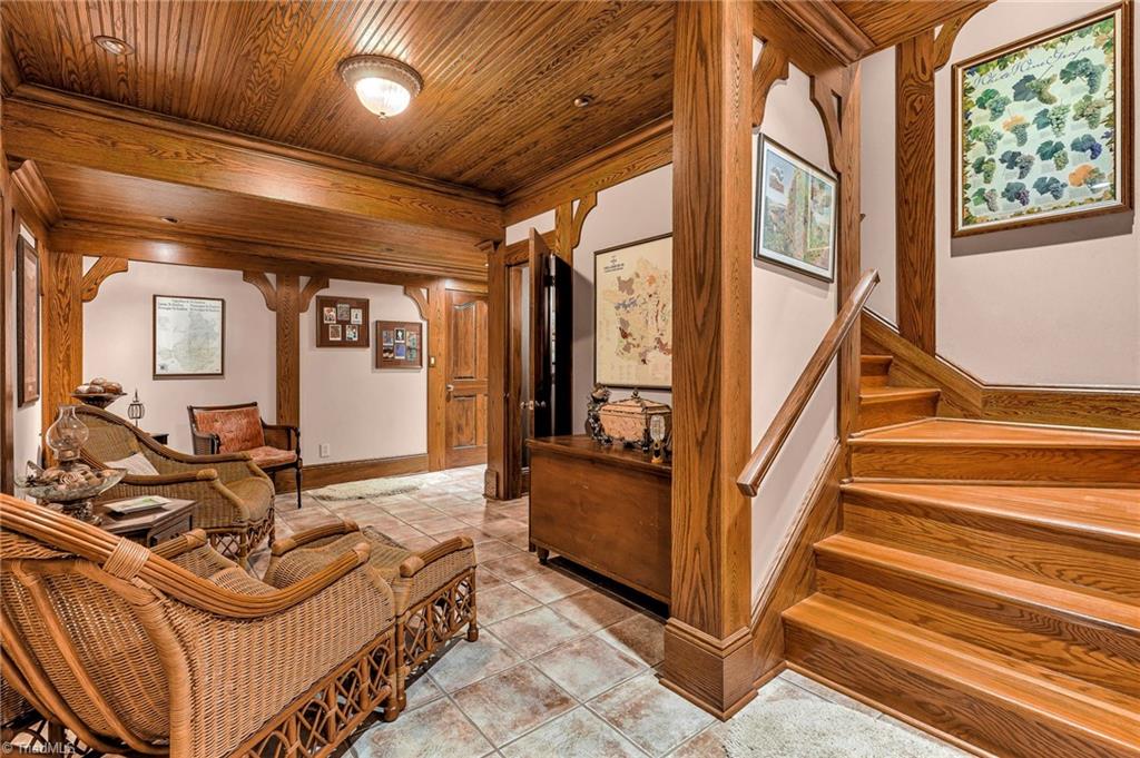 1280 River Bluff Trail