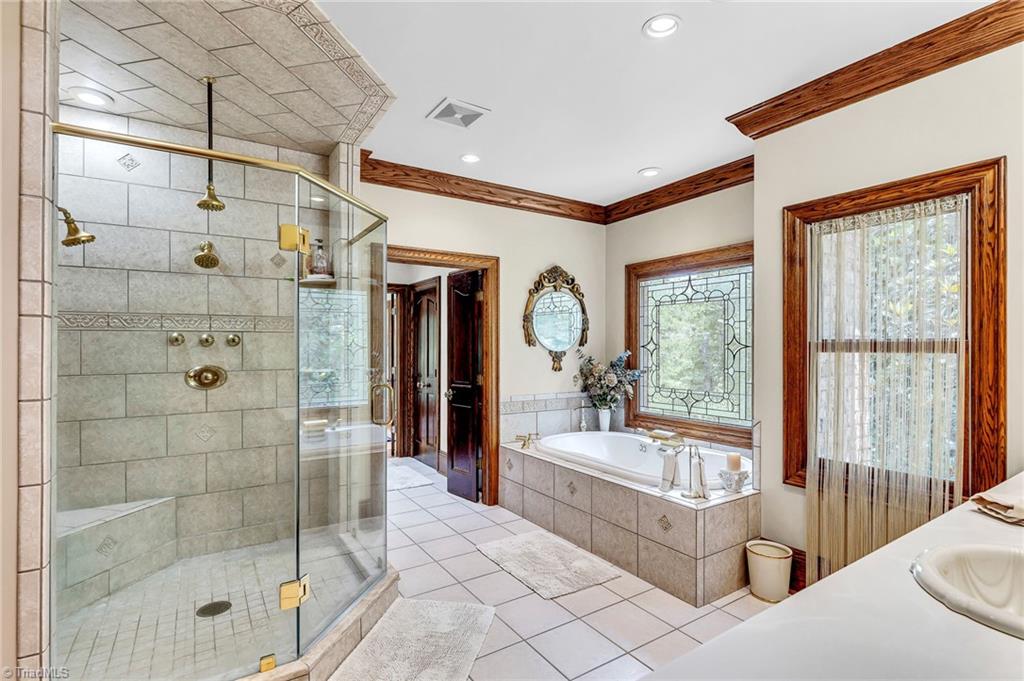1280 River Bluff Trail