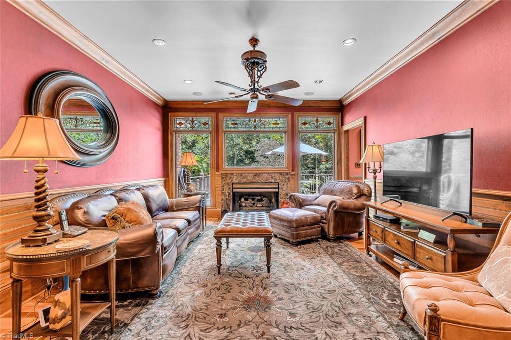 1280 River Bluff Trail