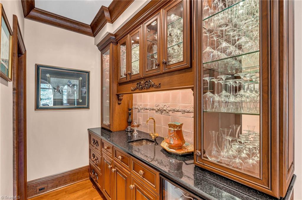 1280 River Bluff Trail