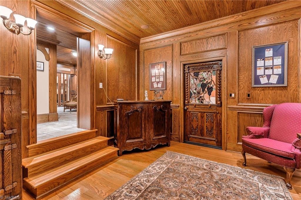 1280 River Bluff Trail