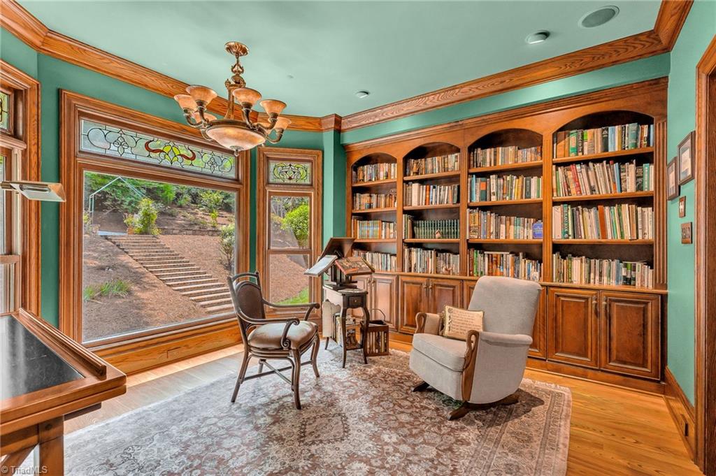 1280 River Bluff Trail