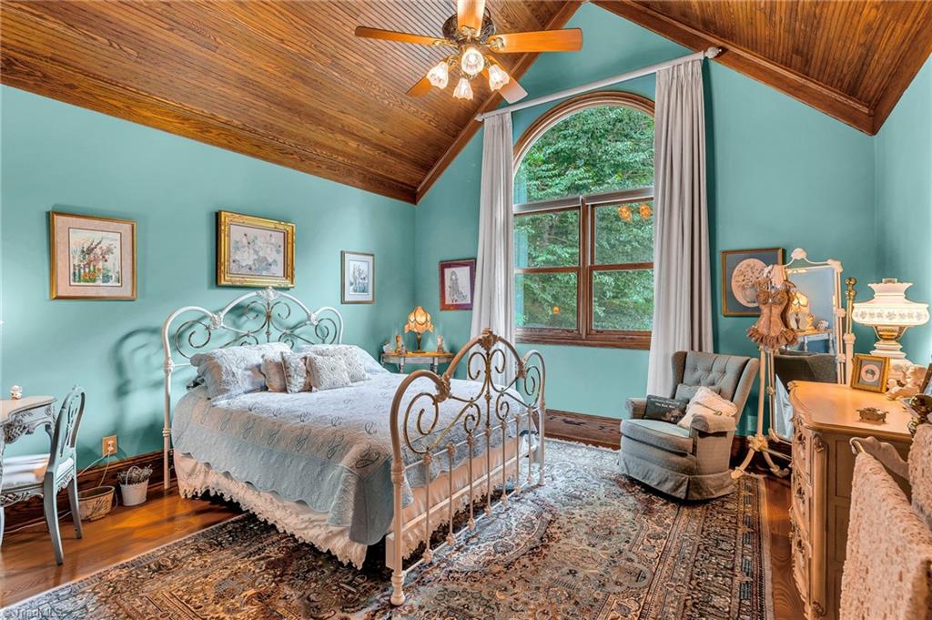 1280 River Bluff Trail