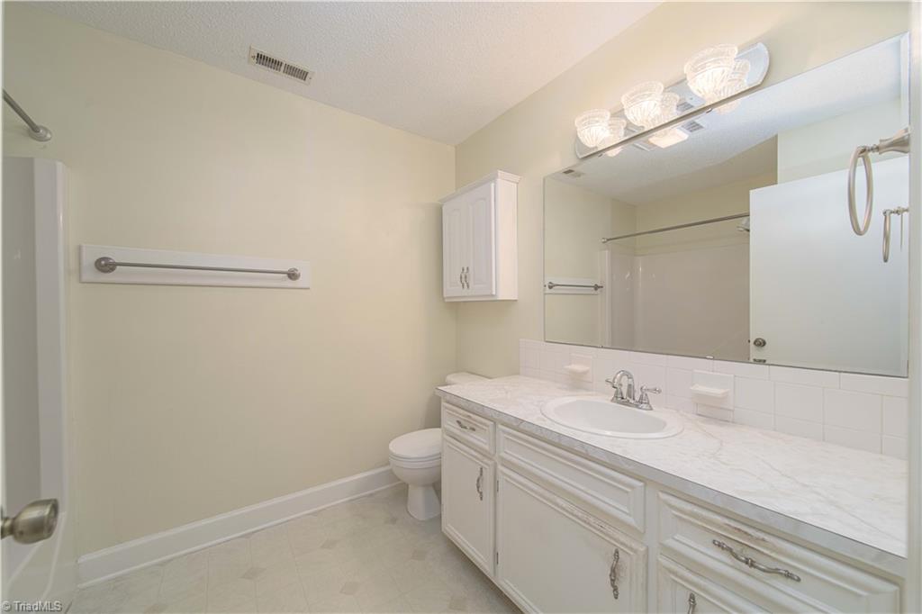 640 Summerest Court