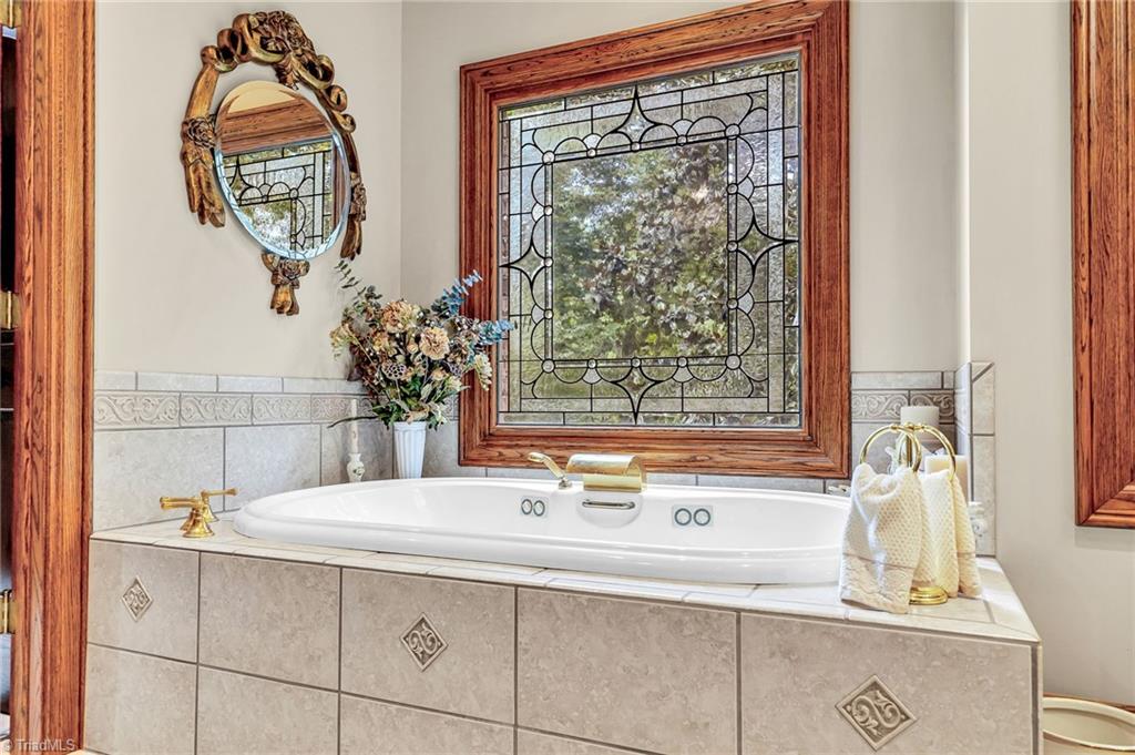 1280 River Bluff Trail