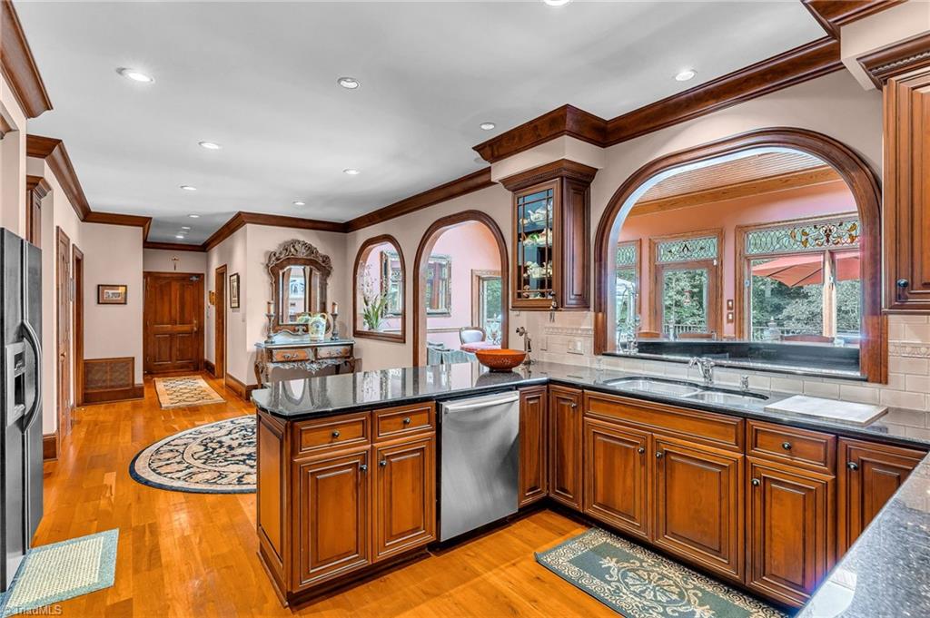 1280 River Bluff Trail
