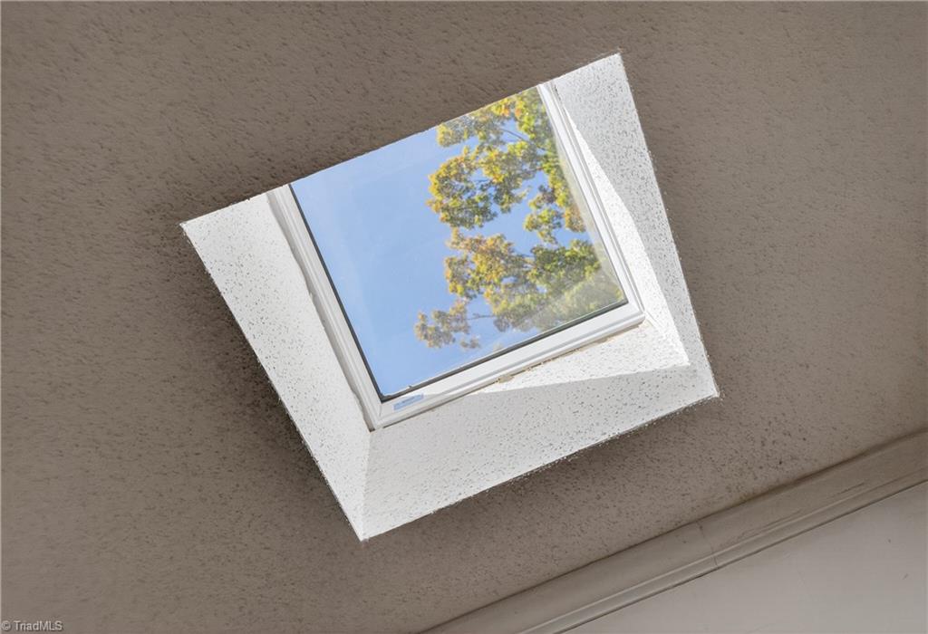 806 Crooked Run Road, Rural Hall