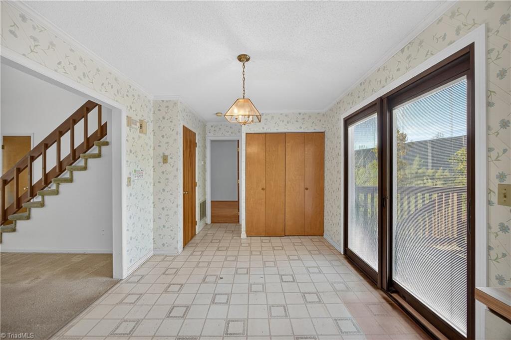 806 Crooked Run Road, Rural Hall