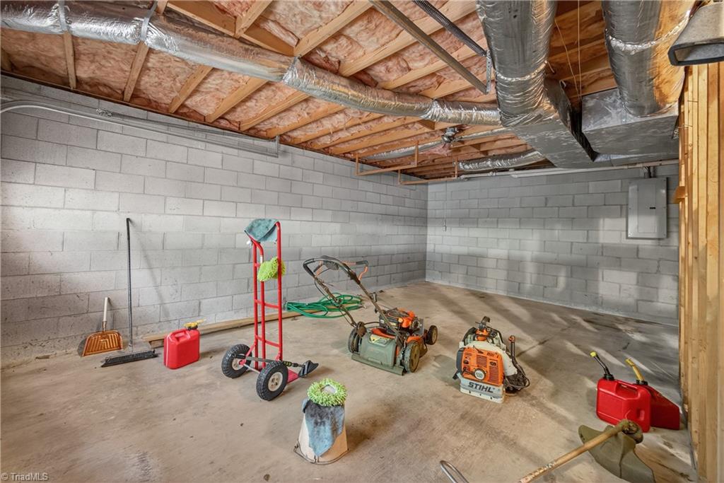 806 Crooked Run Road, Rural Hall