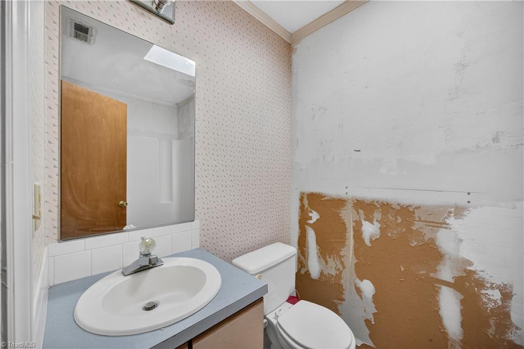 806 Crooked Run Road, Rural Hall