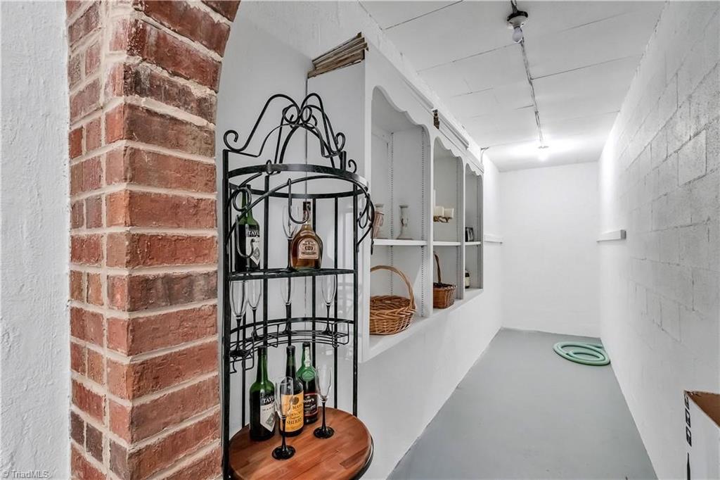 4141 Shattalon Drive, Winston-Salem