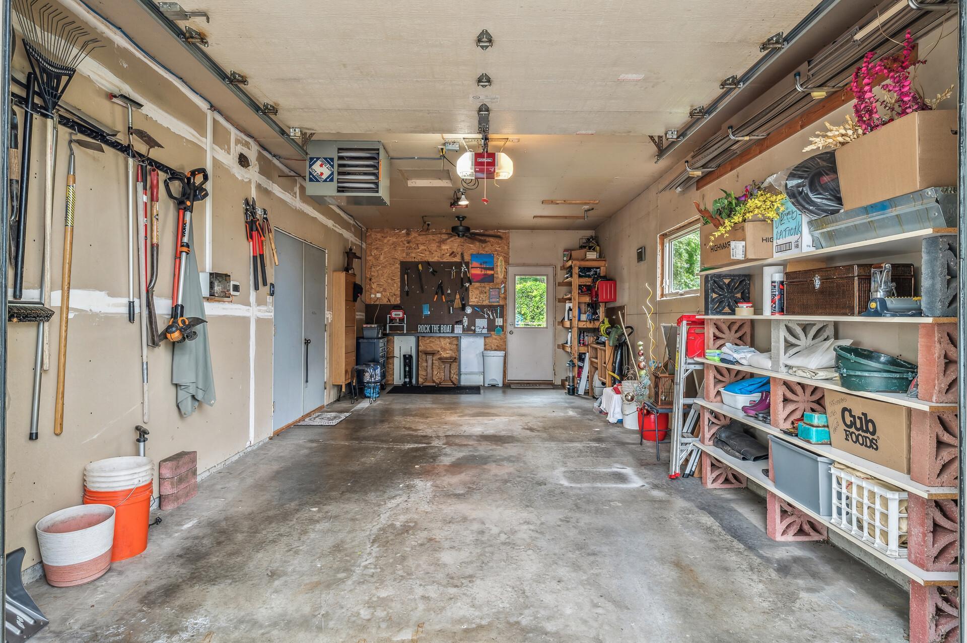 1436 Courtland W