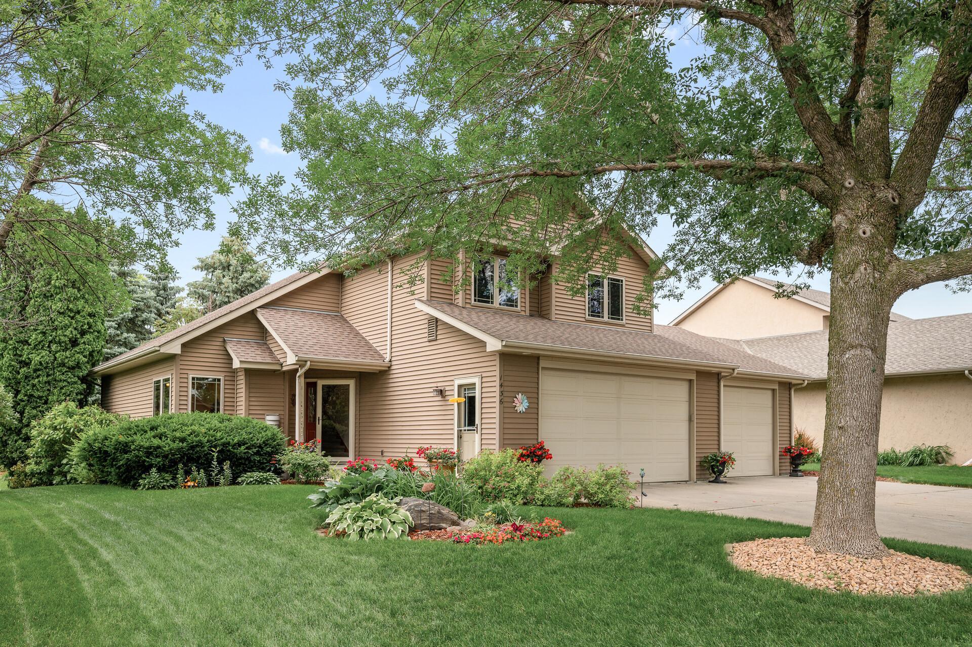 1436 Courtland W