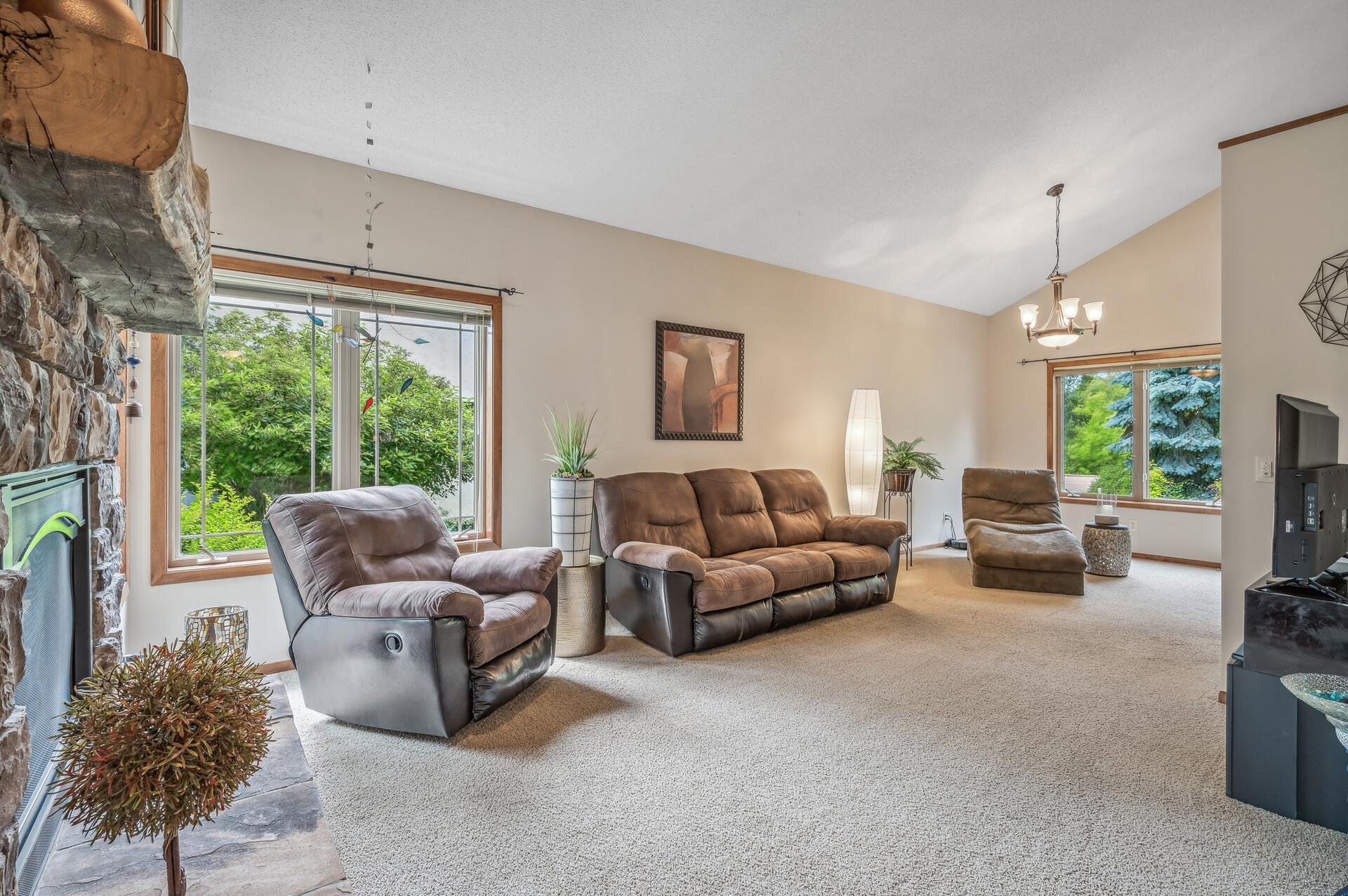 1436 Courtland W
