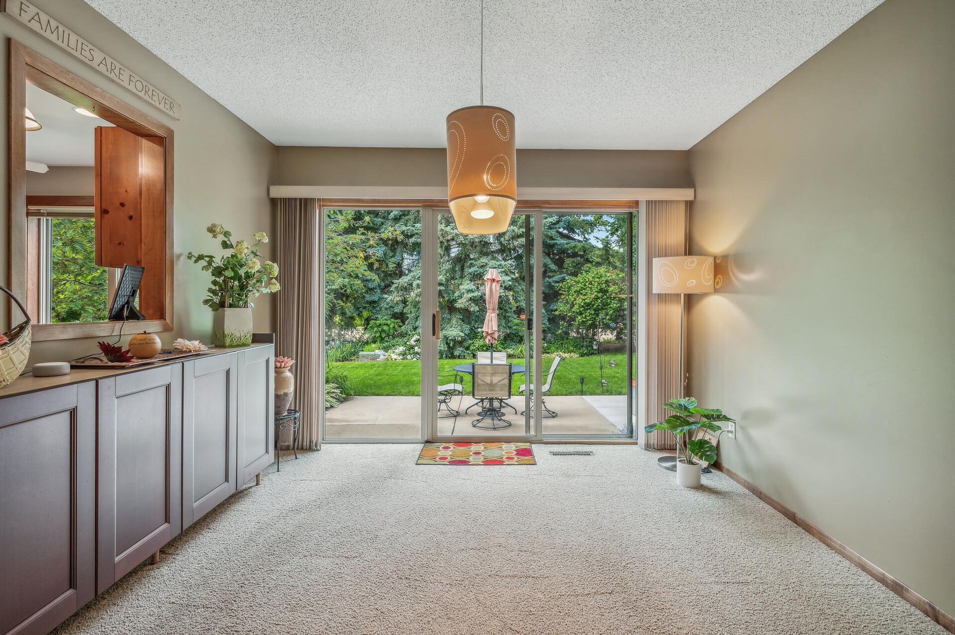 1436 Courtland W