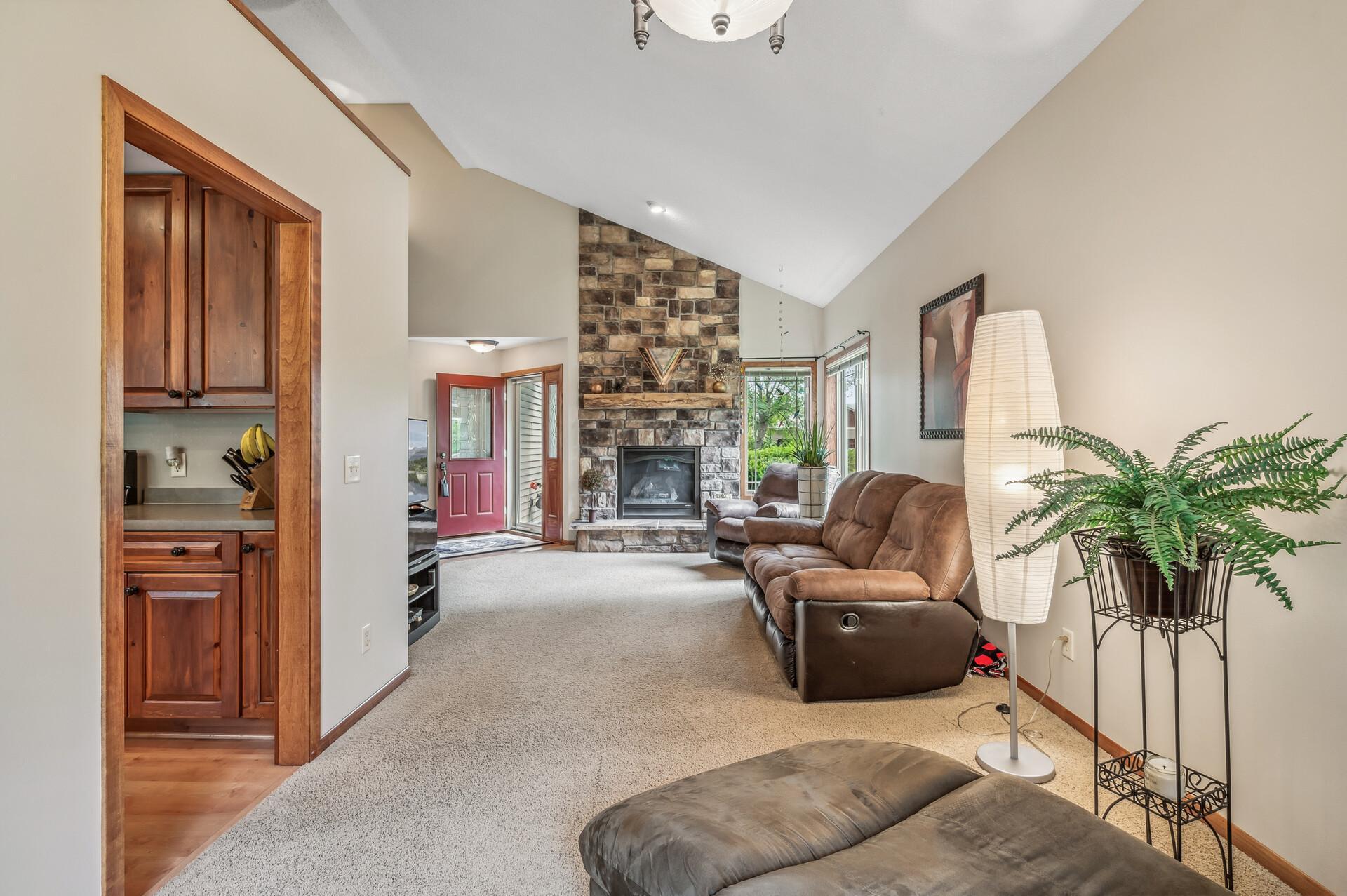 1436 Courtland W