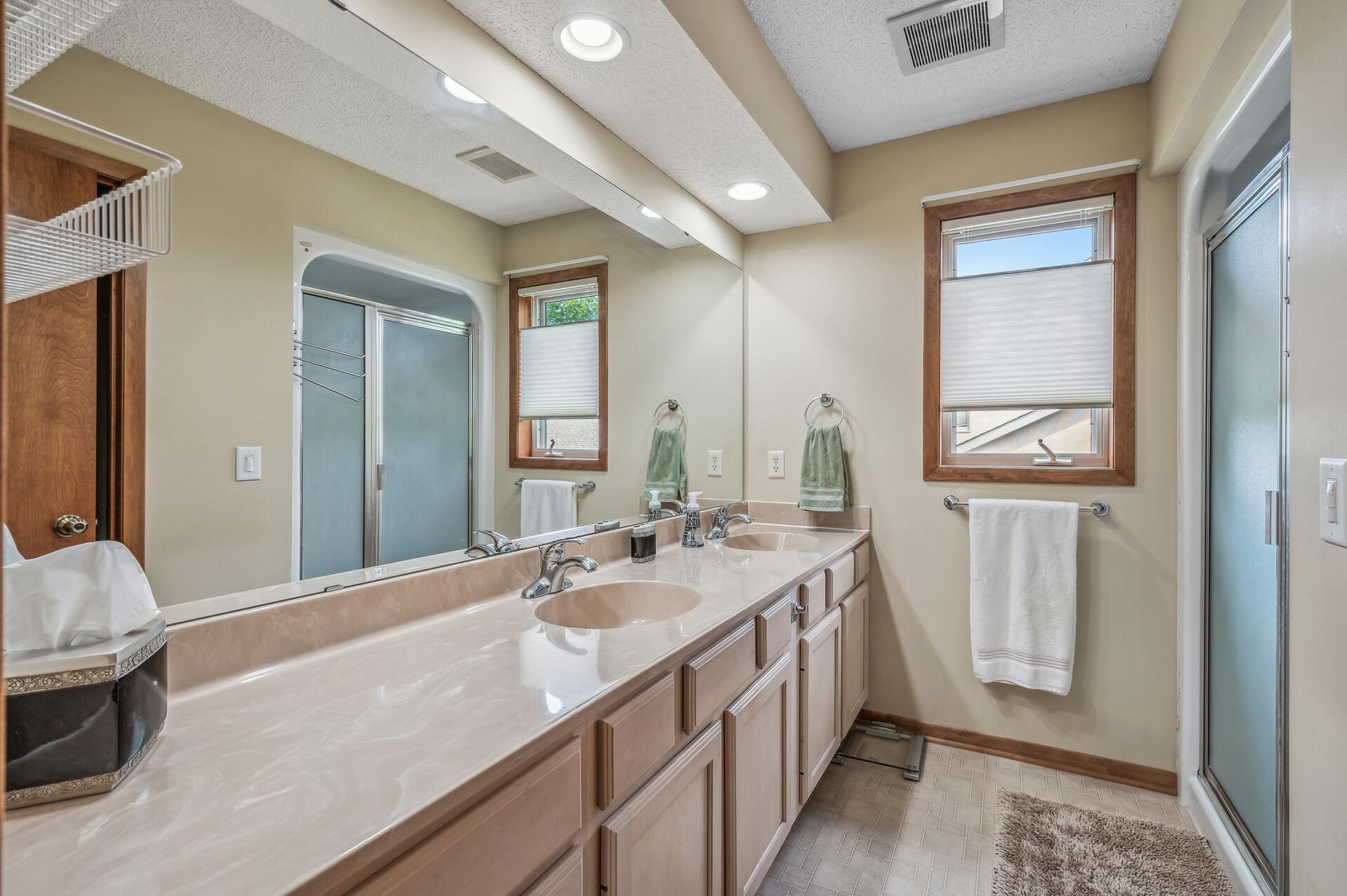 1436 Courtland W