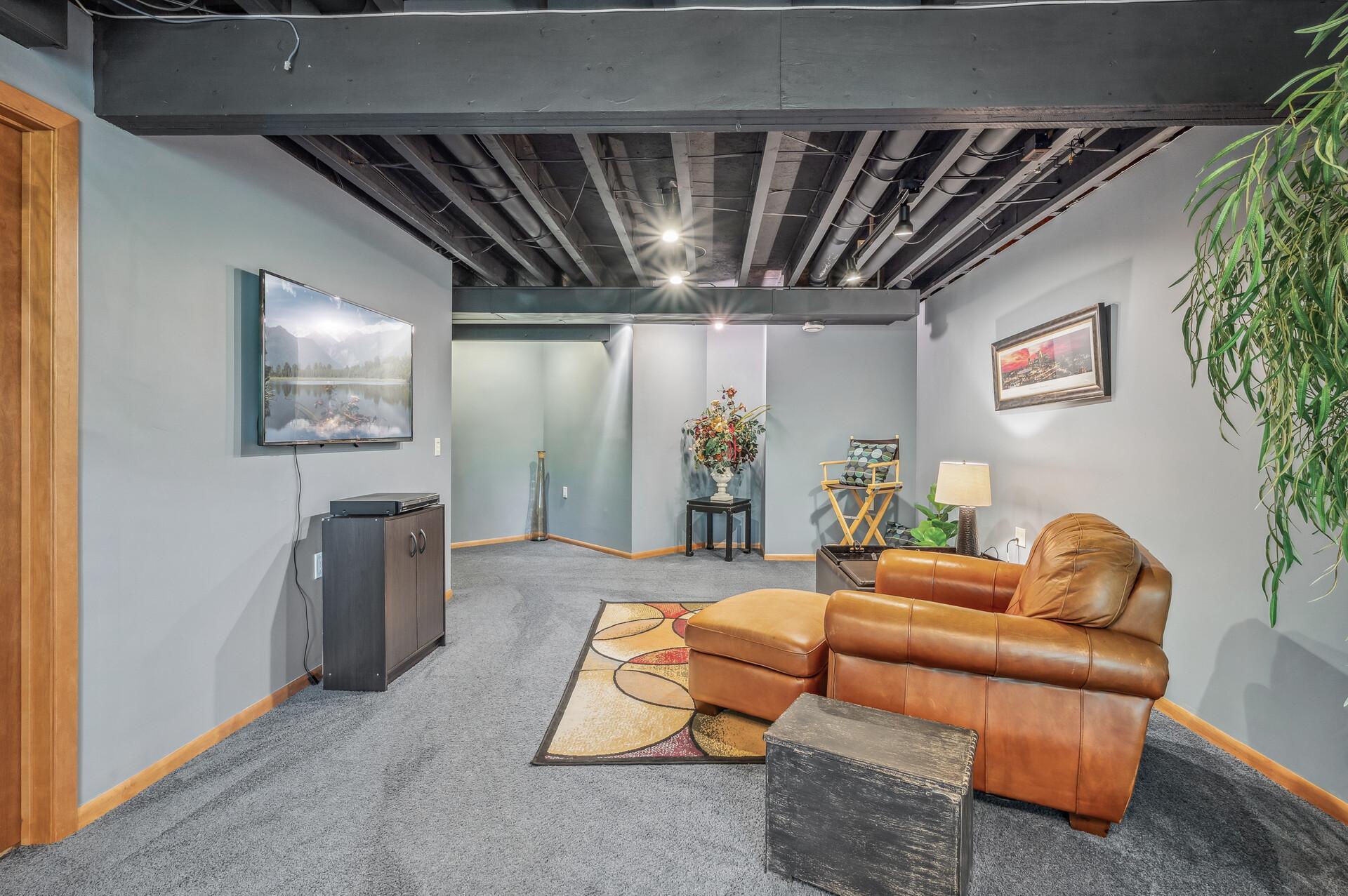 1436 Courtland W