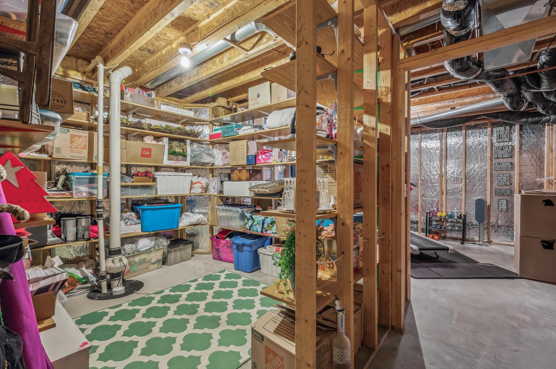 1436 Courtland W