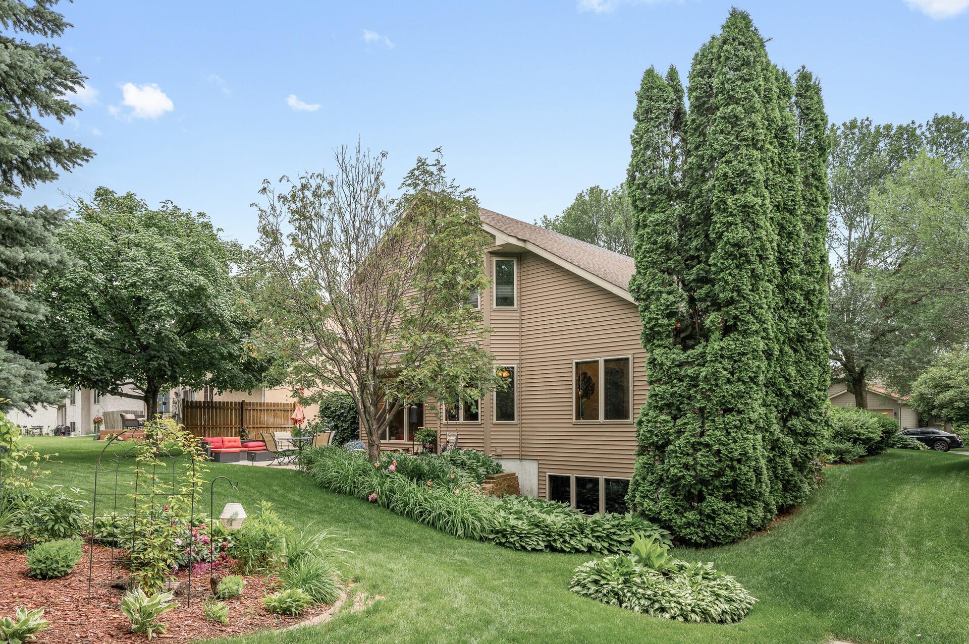 1436 Courtland W