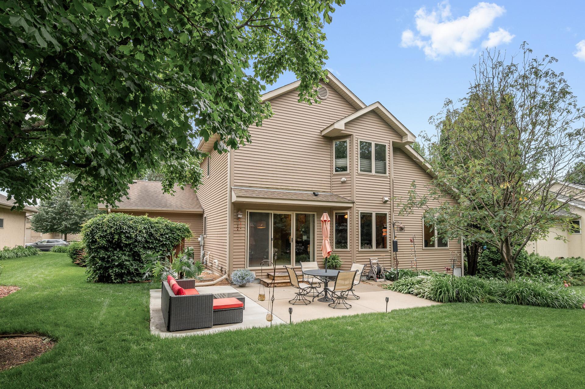 1436 Courtland W
