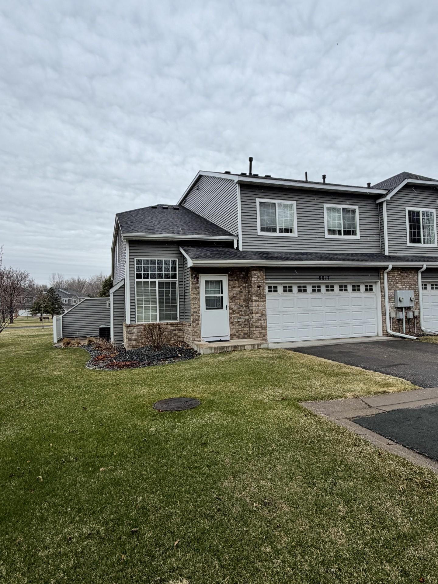 8817 Hastings Circle NE