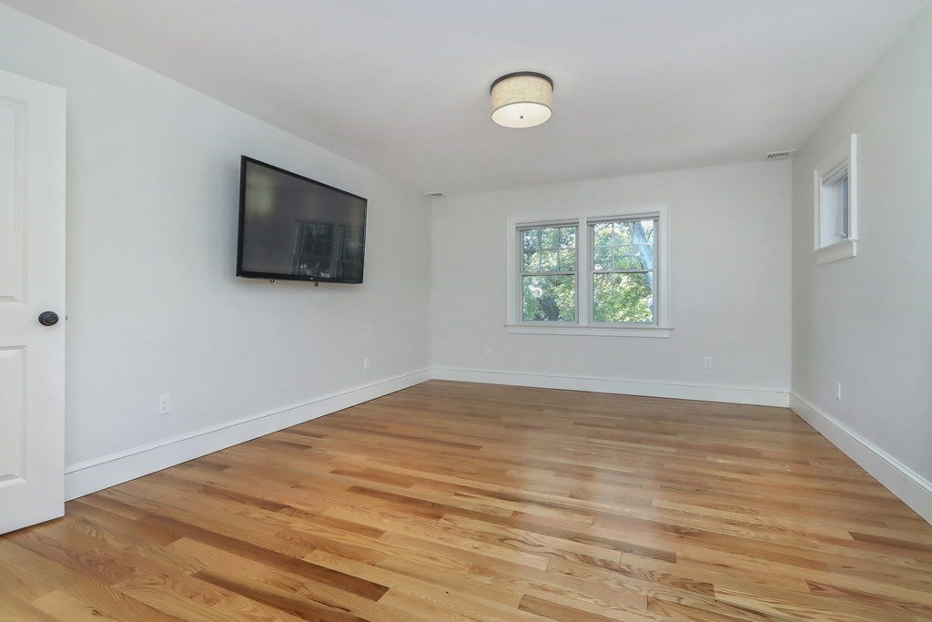 10 Stickney Ave