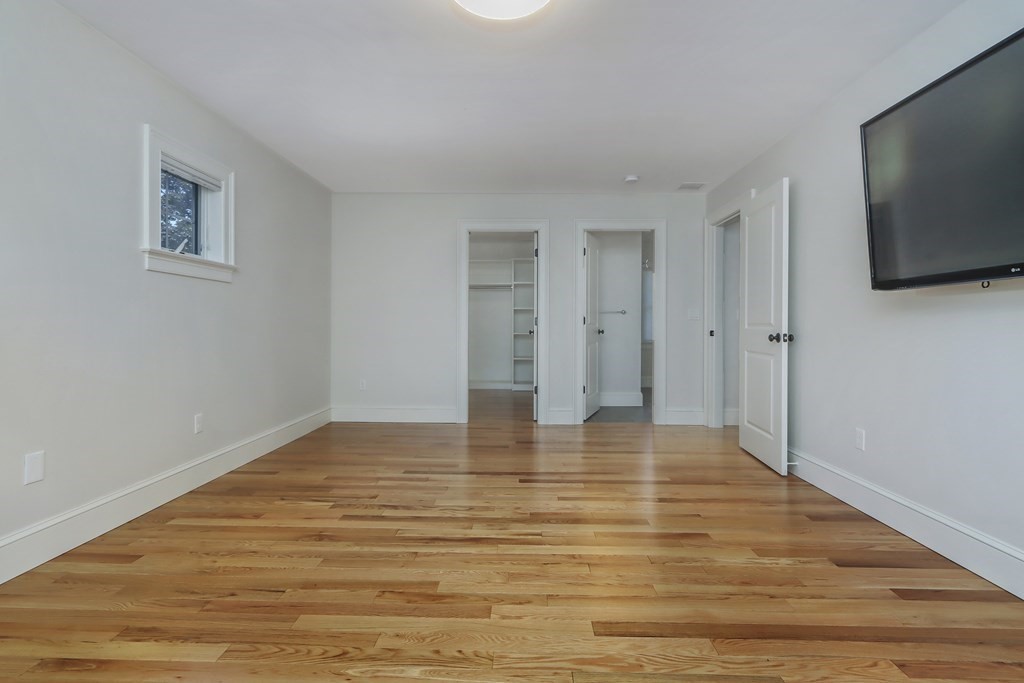 10 Stickney Ave