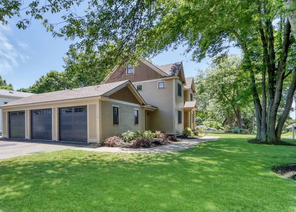 10 Stickney Ave