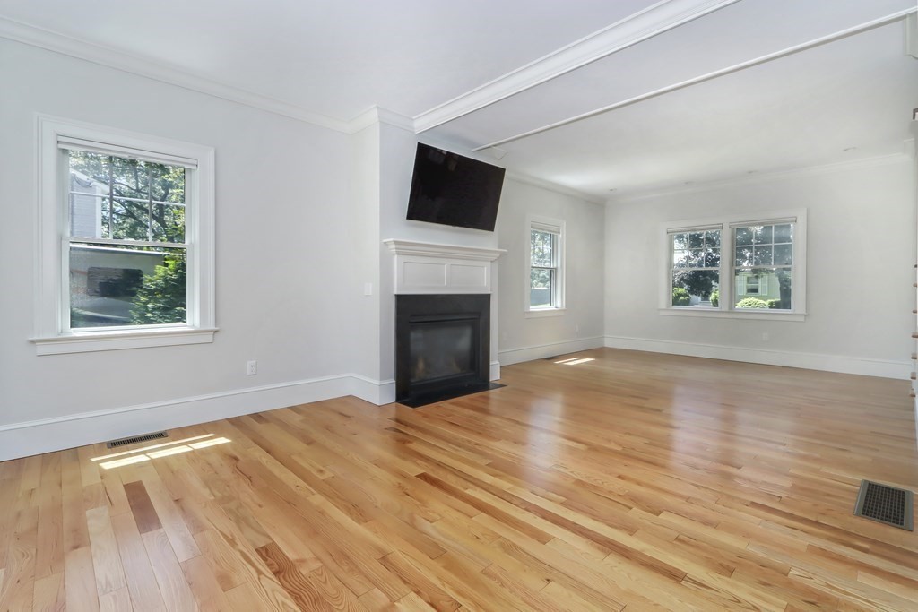 10 Stickney Ave