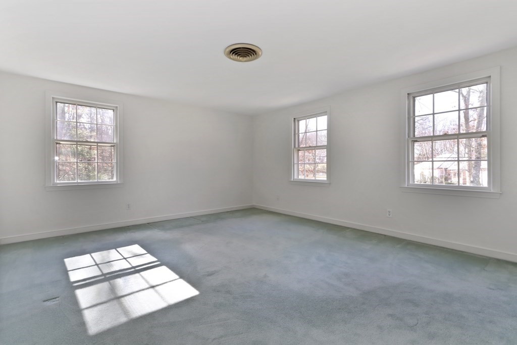 12 Deer Run Rd