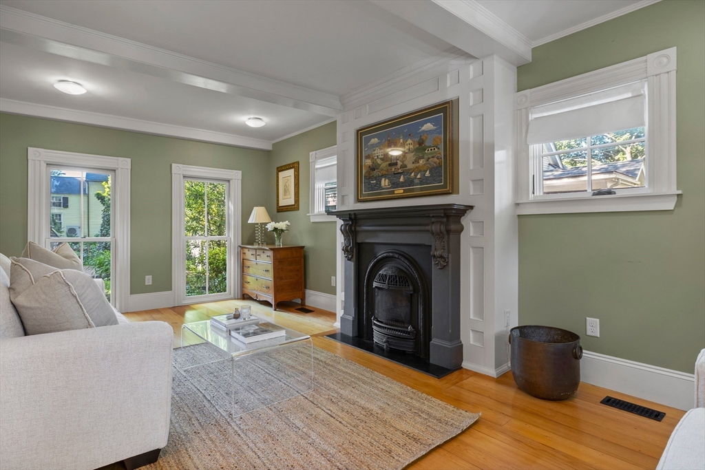 13 Bedford St