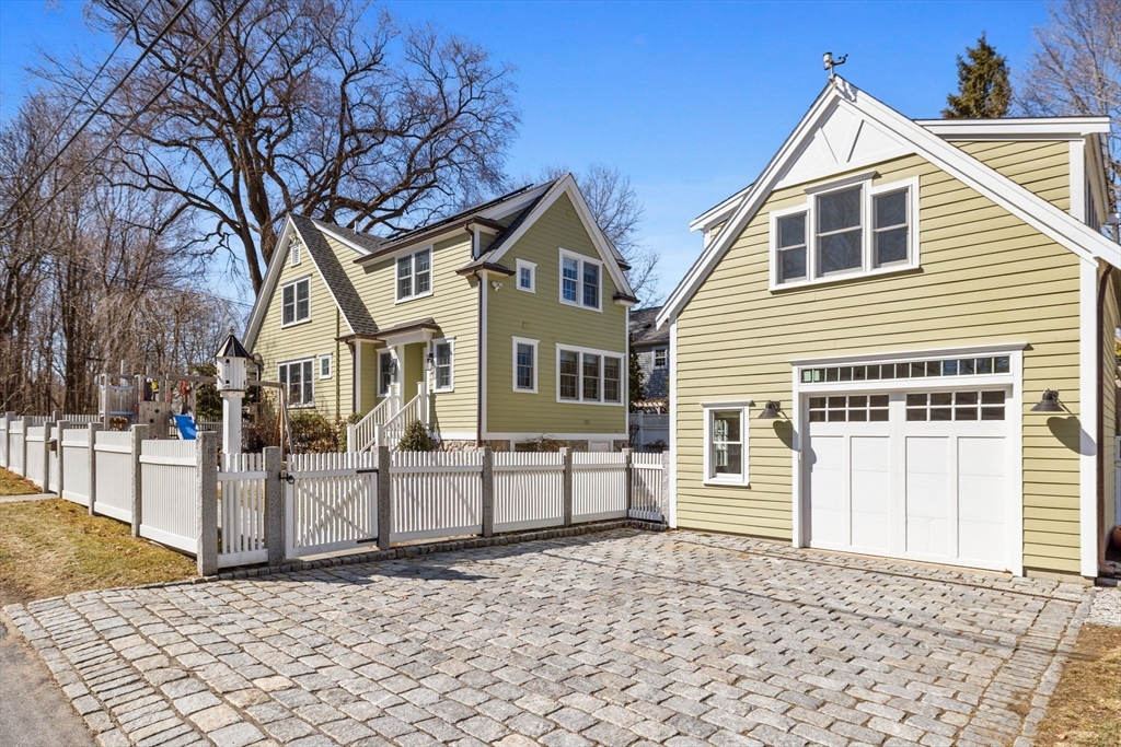 333 Thoreau St