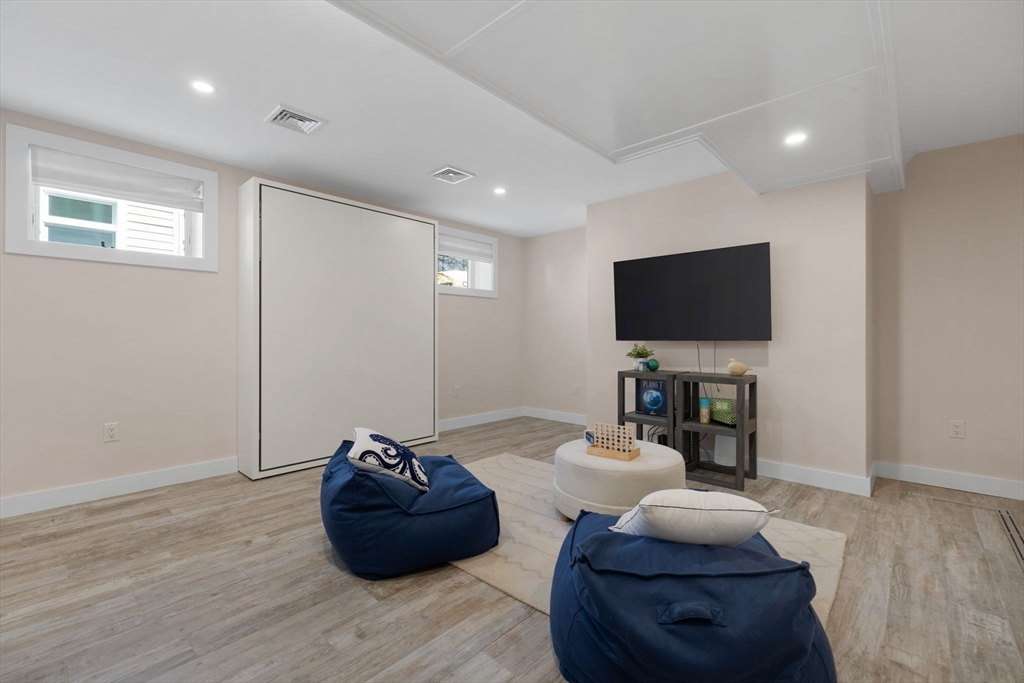 333 Thoreau St