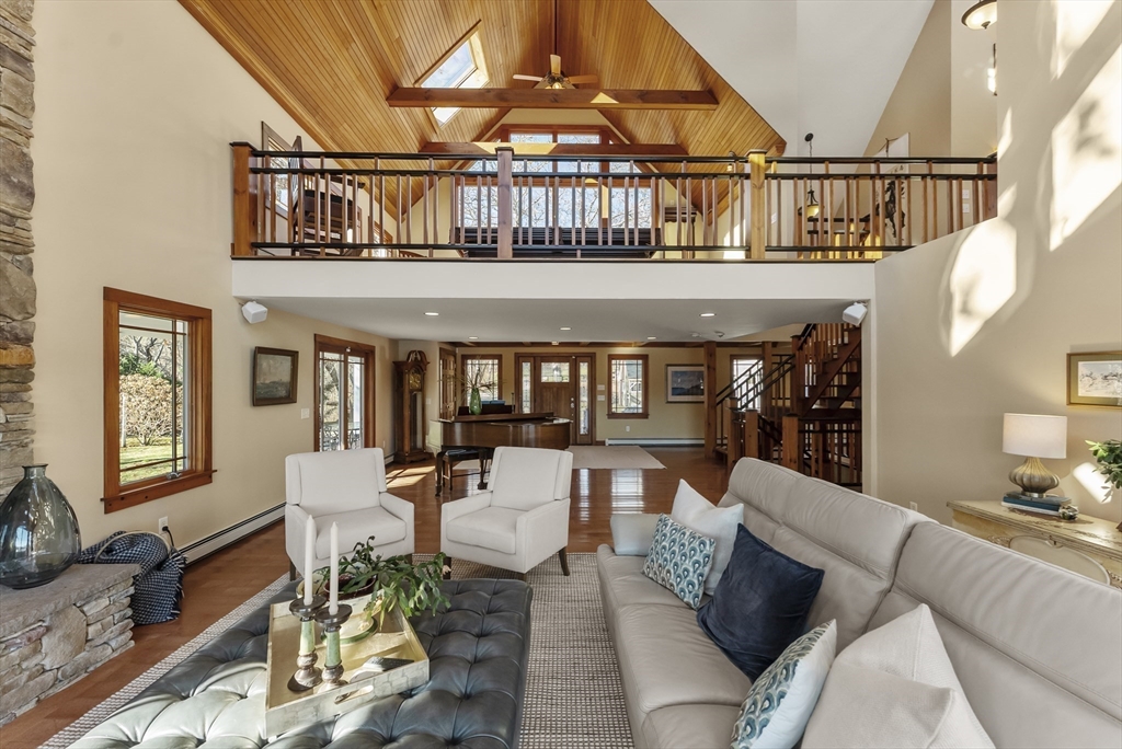 82 Lake Rd