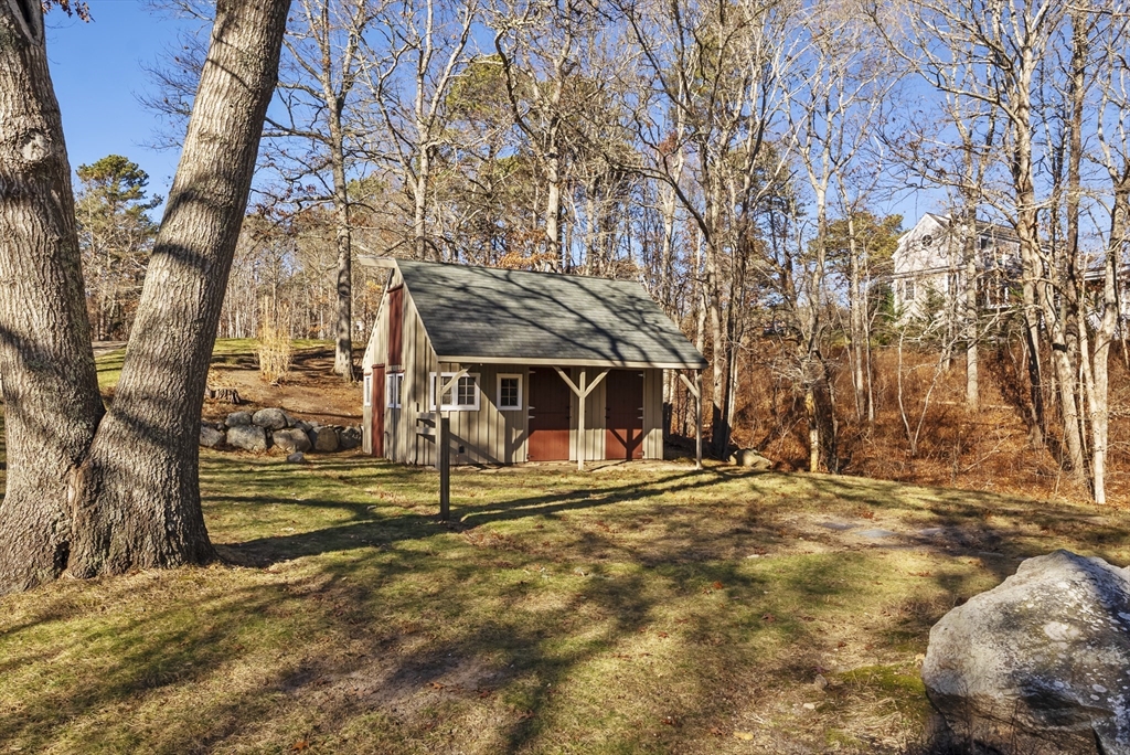 82 Lake Rd