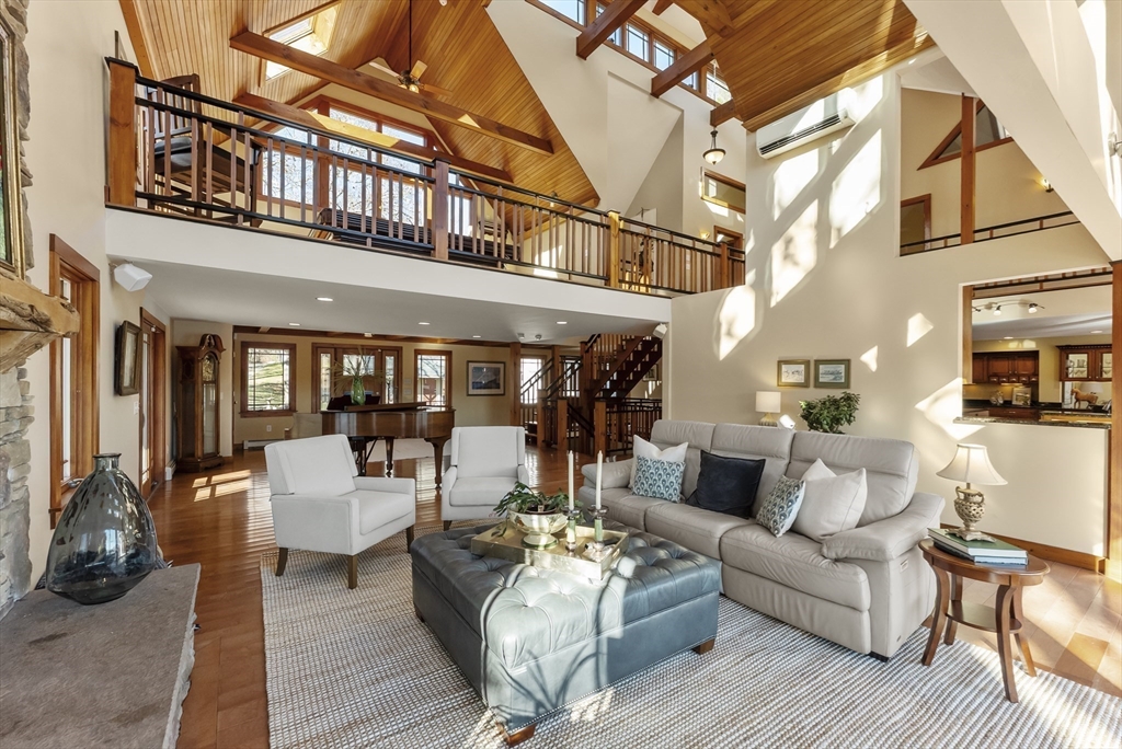 82 Lake Rd